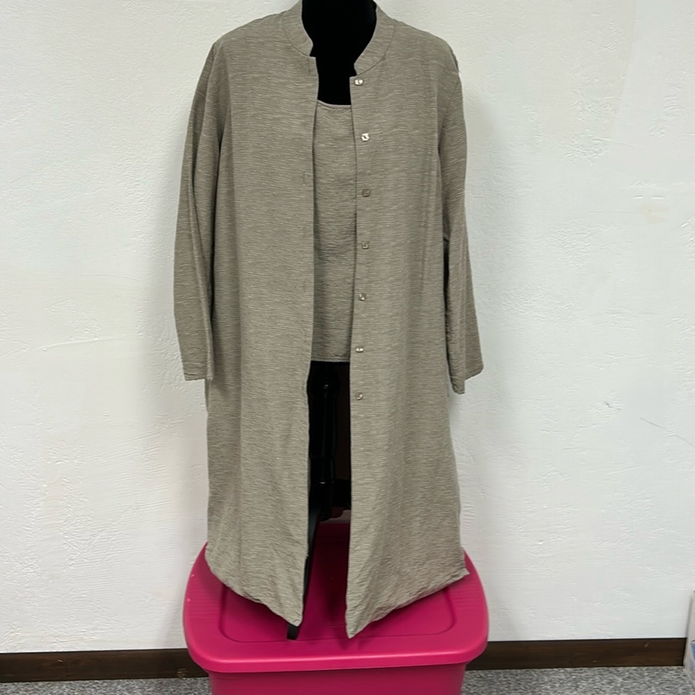Silk 2-piece tank and jacket - size large and beige in color - by Dialogue